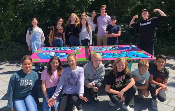 Tafeltennis tafel graffiti workshop versieren met leerlingen